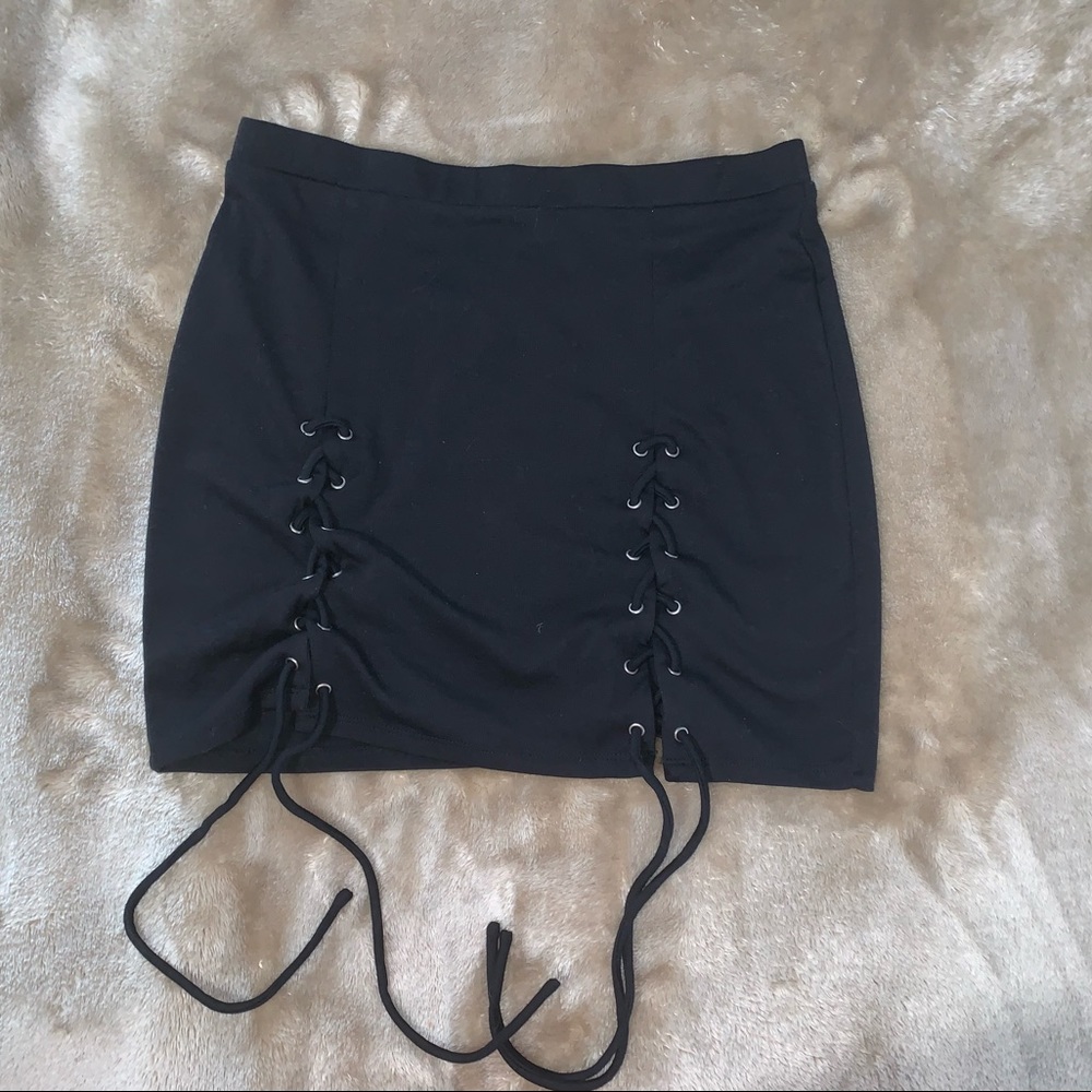 Pitaya lace-up skirt